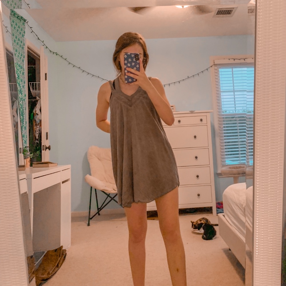 grey dress